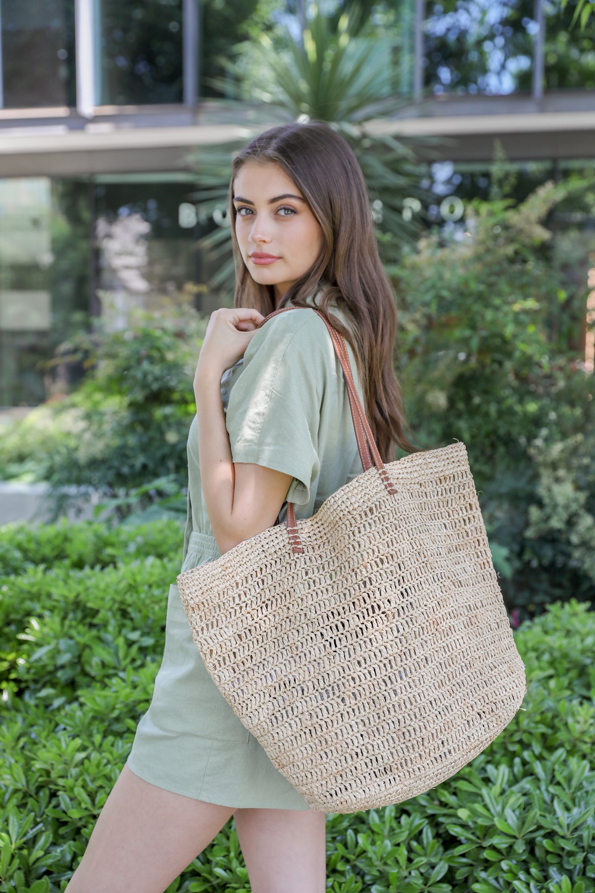 Cartera Raffia beige con tiras cafe
