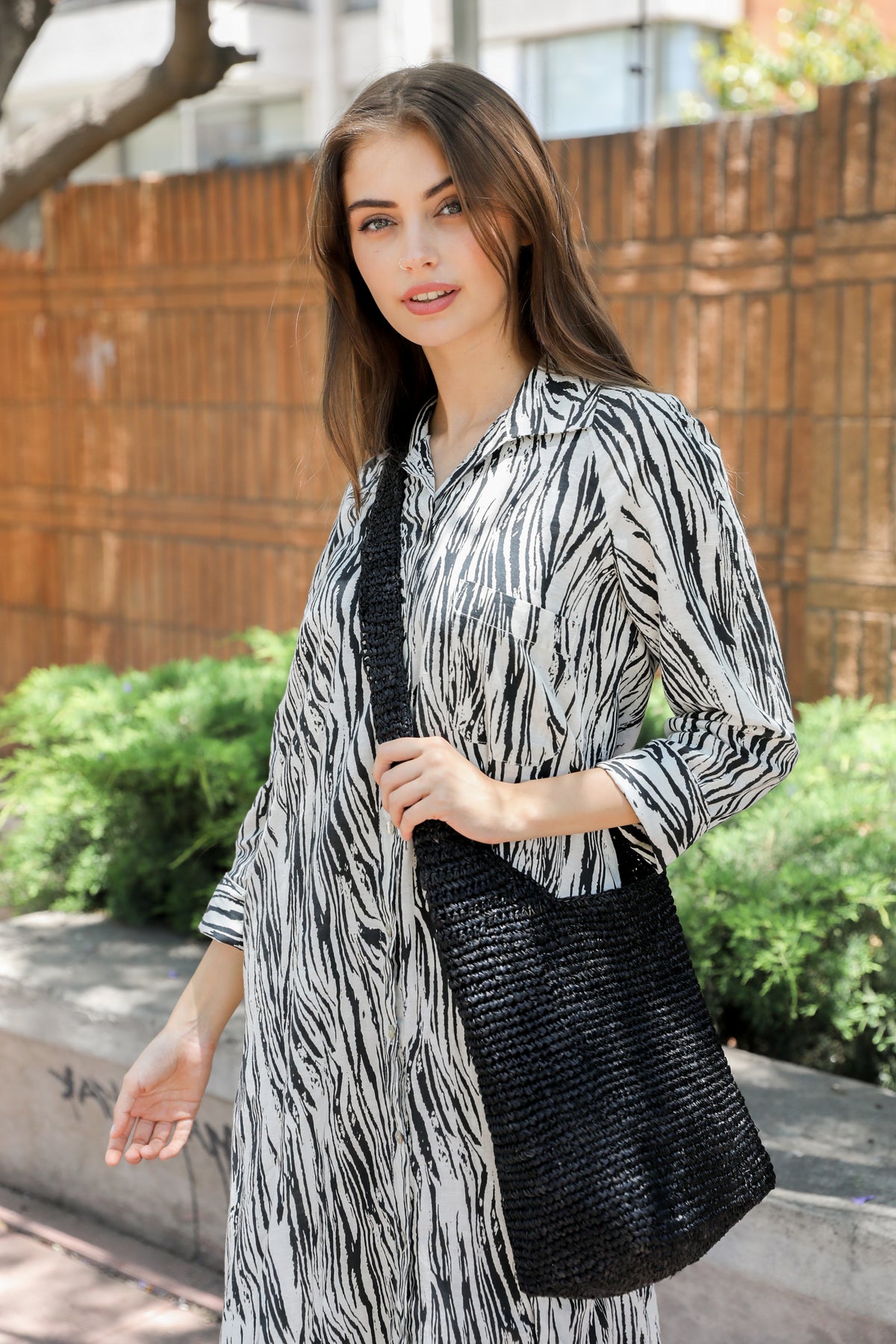 Cartera/ Morral de Raffia negra