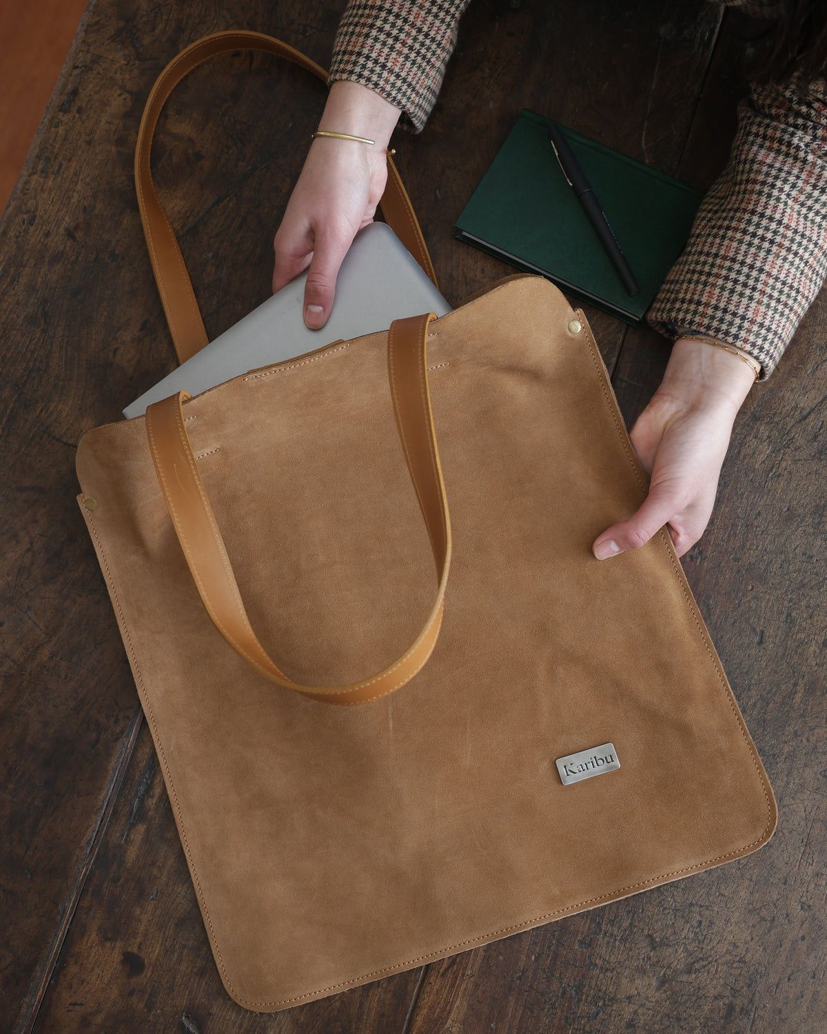 Cartera Tote de Cuero Gamuza