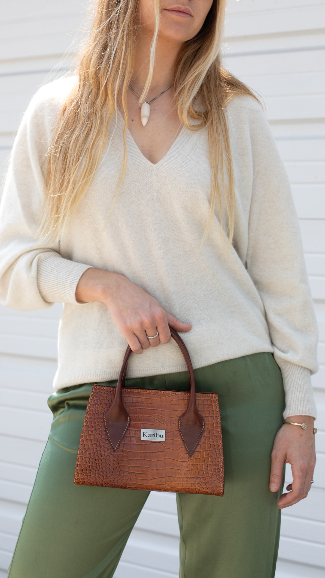 Cartera Javiera café diseño