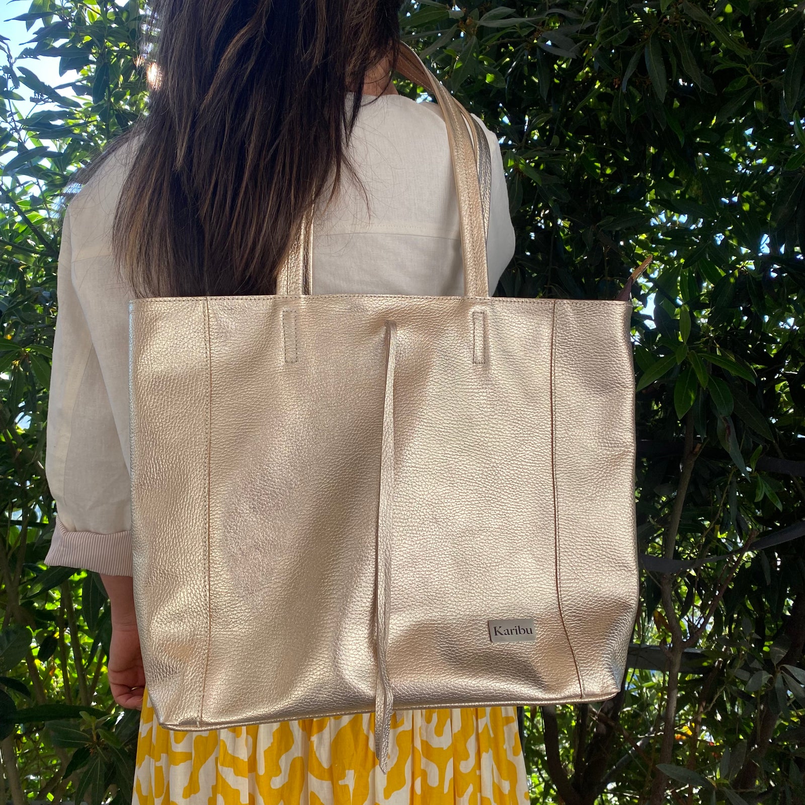 Cartera Florencia Grande Dorada