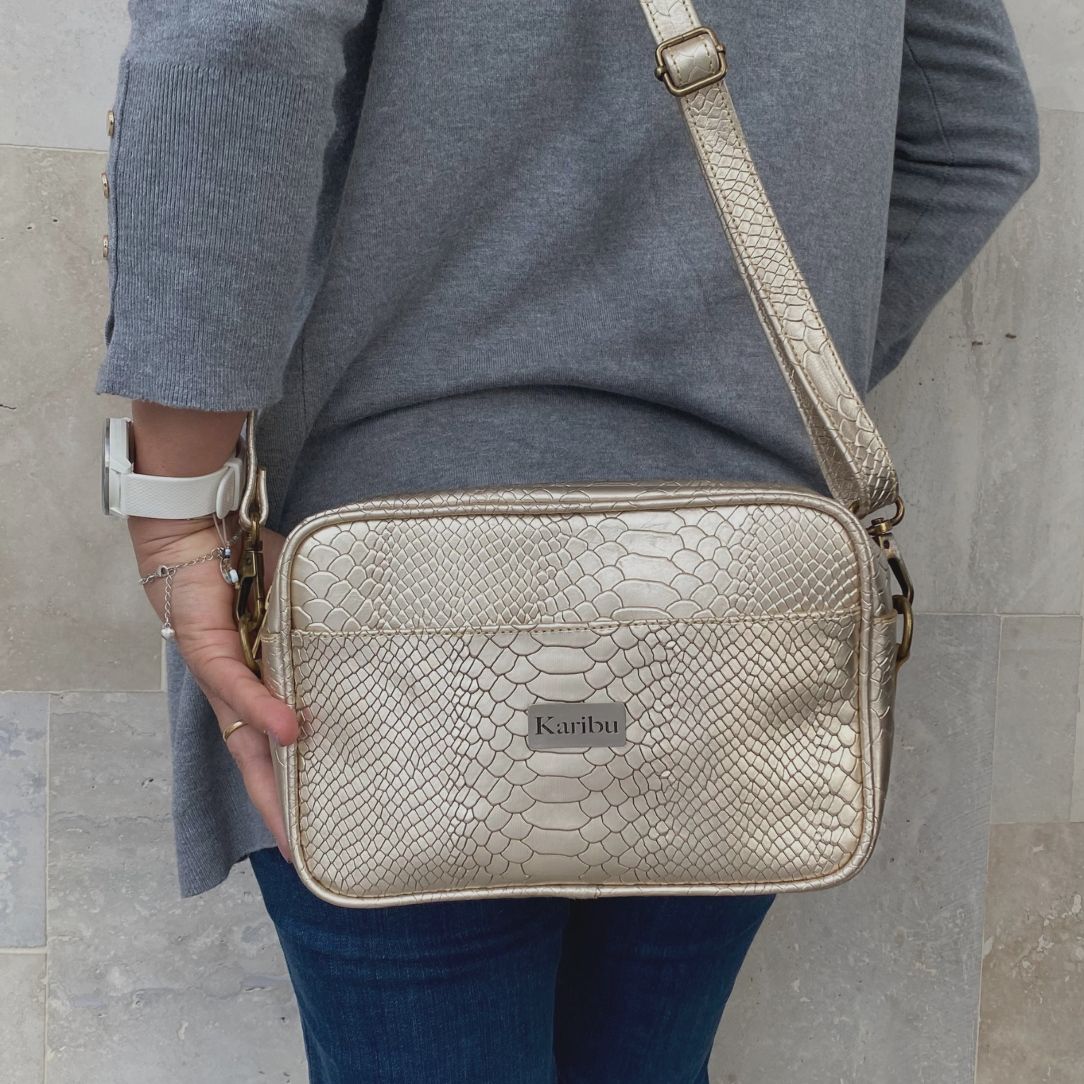 Cartera Rosario Dorada