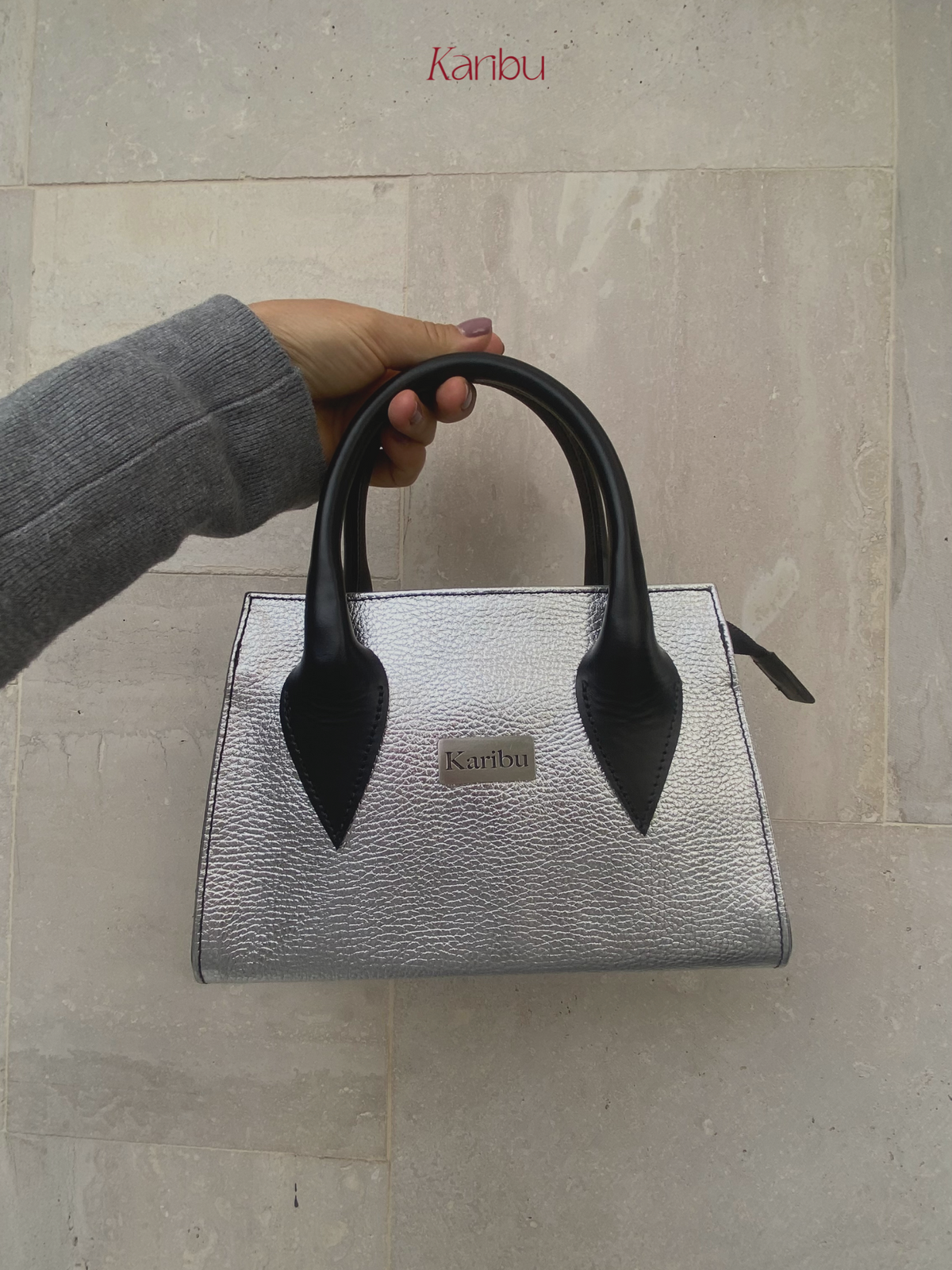 Cartera Javiera Plateada de cuero Karibu