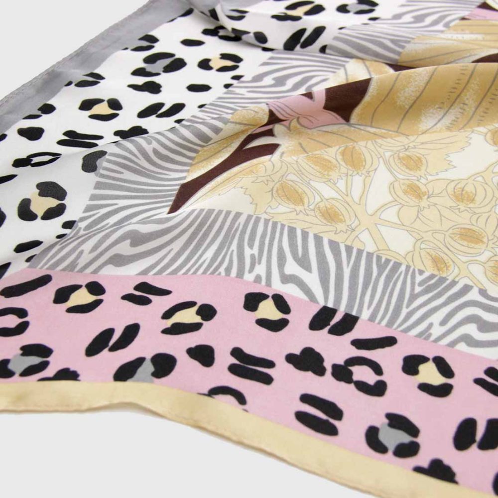 Pañuelo print rosado con gris