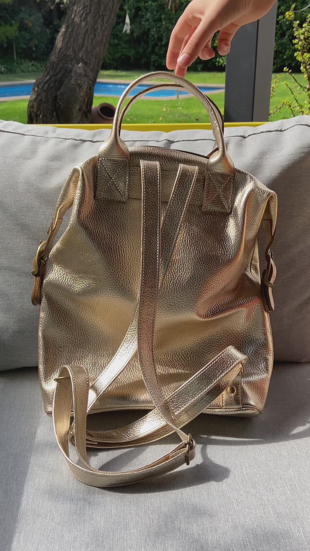 Mochila Julieta Dorada