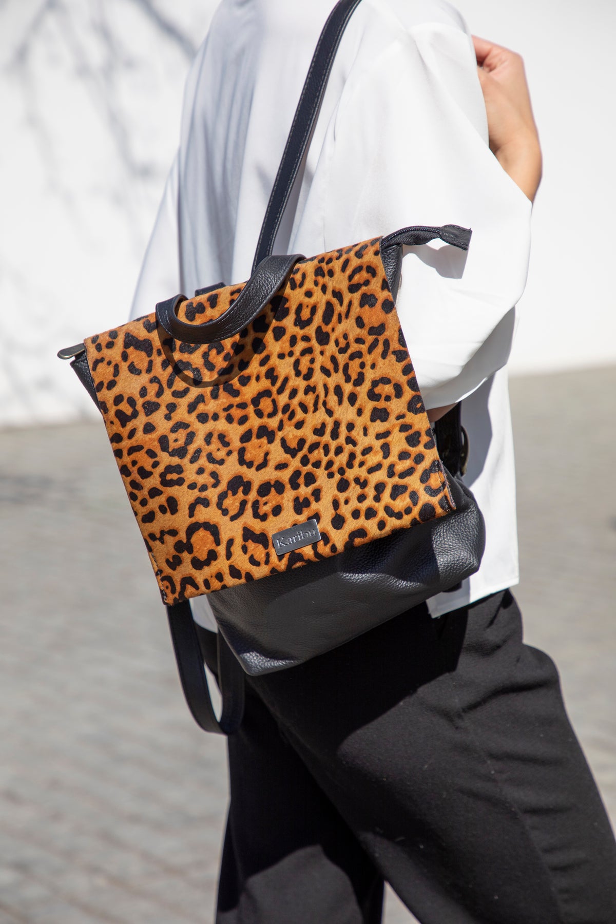 Mochila Valentina Negra con Animal Print Pelo