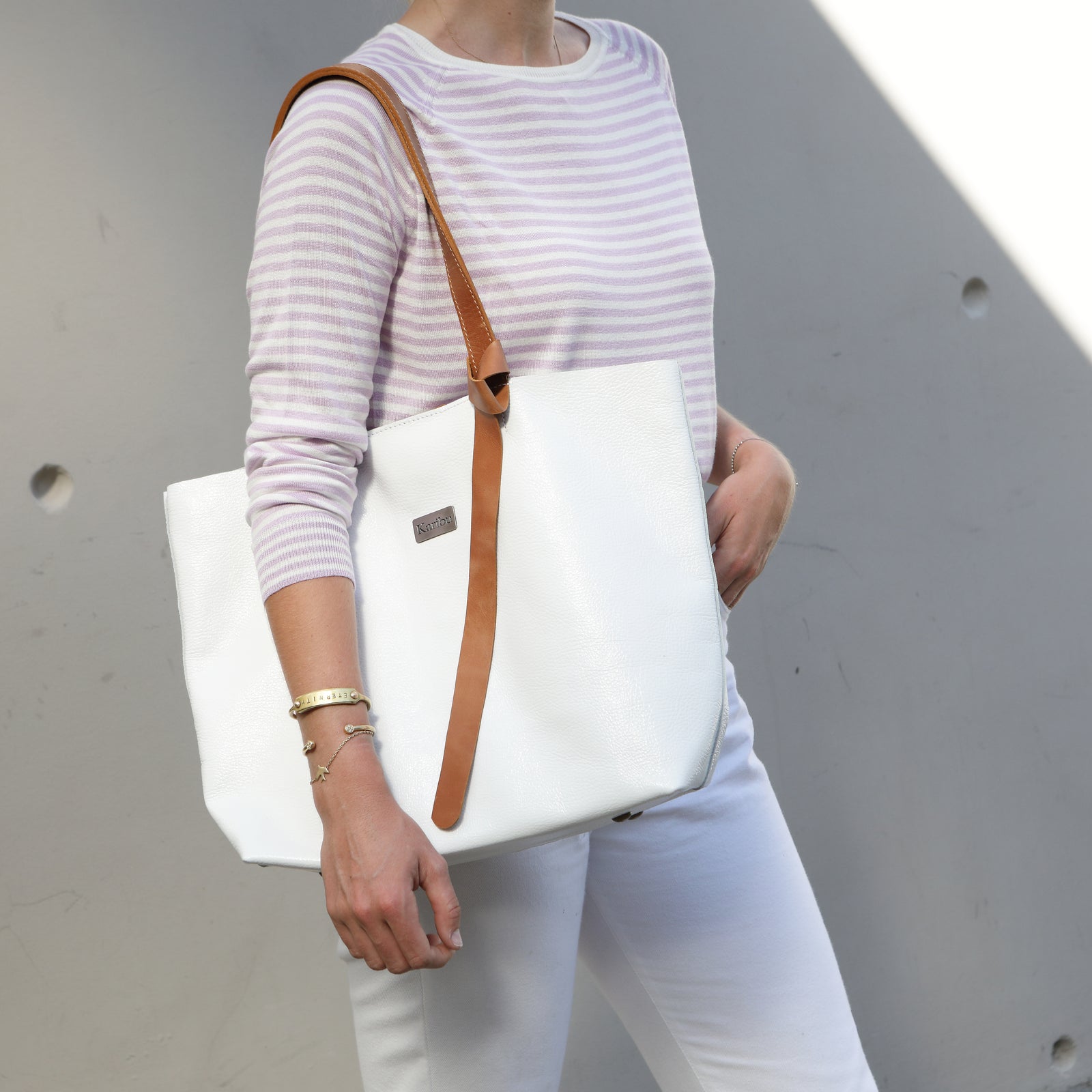 Emilia Blanca con cafe