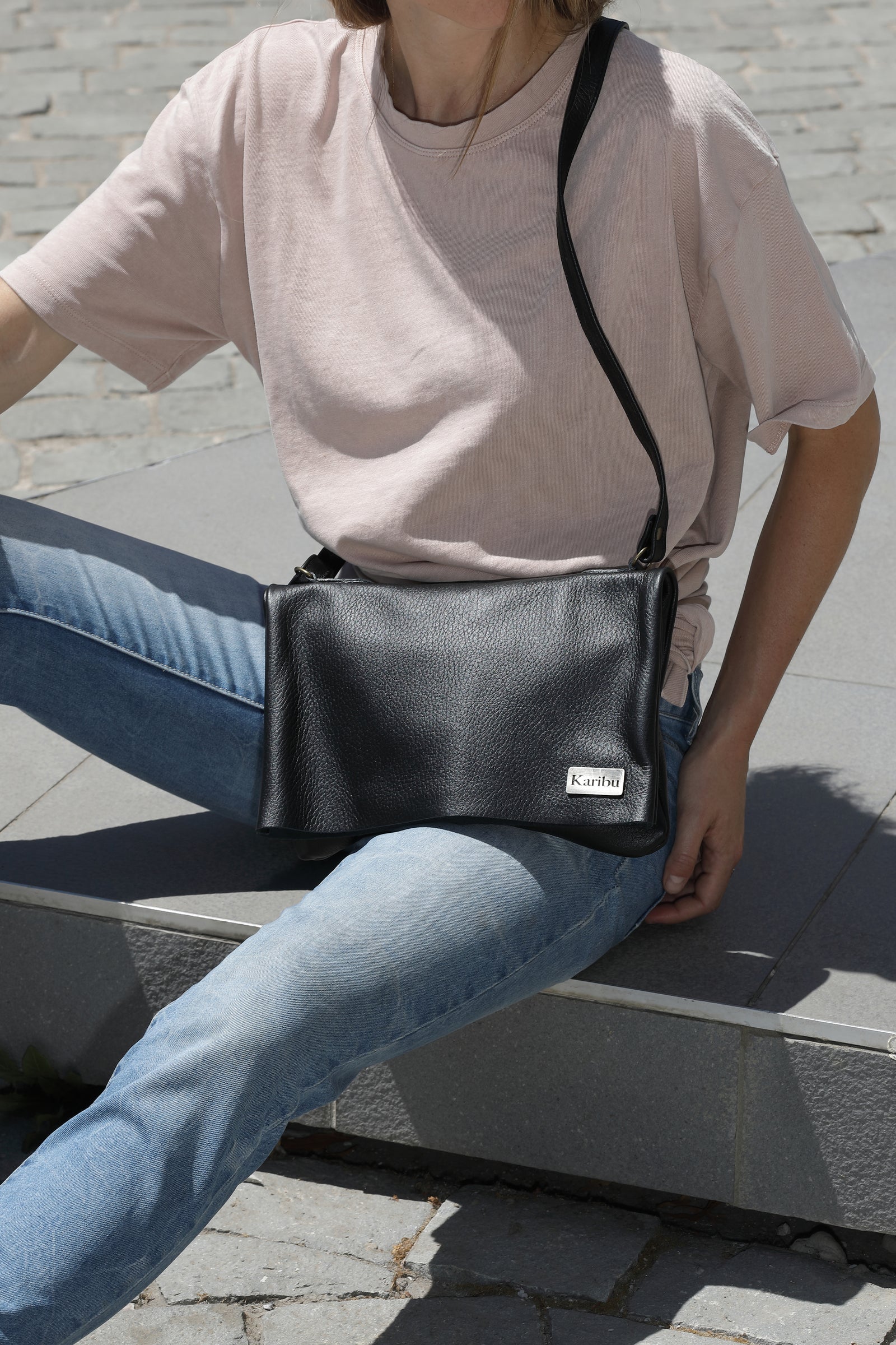 Cartera Paulina negra