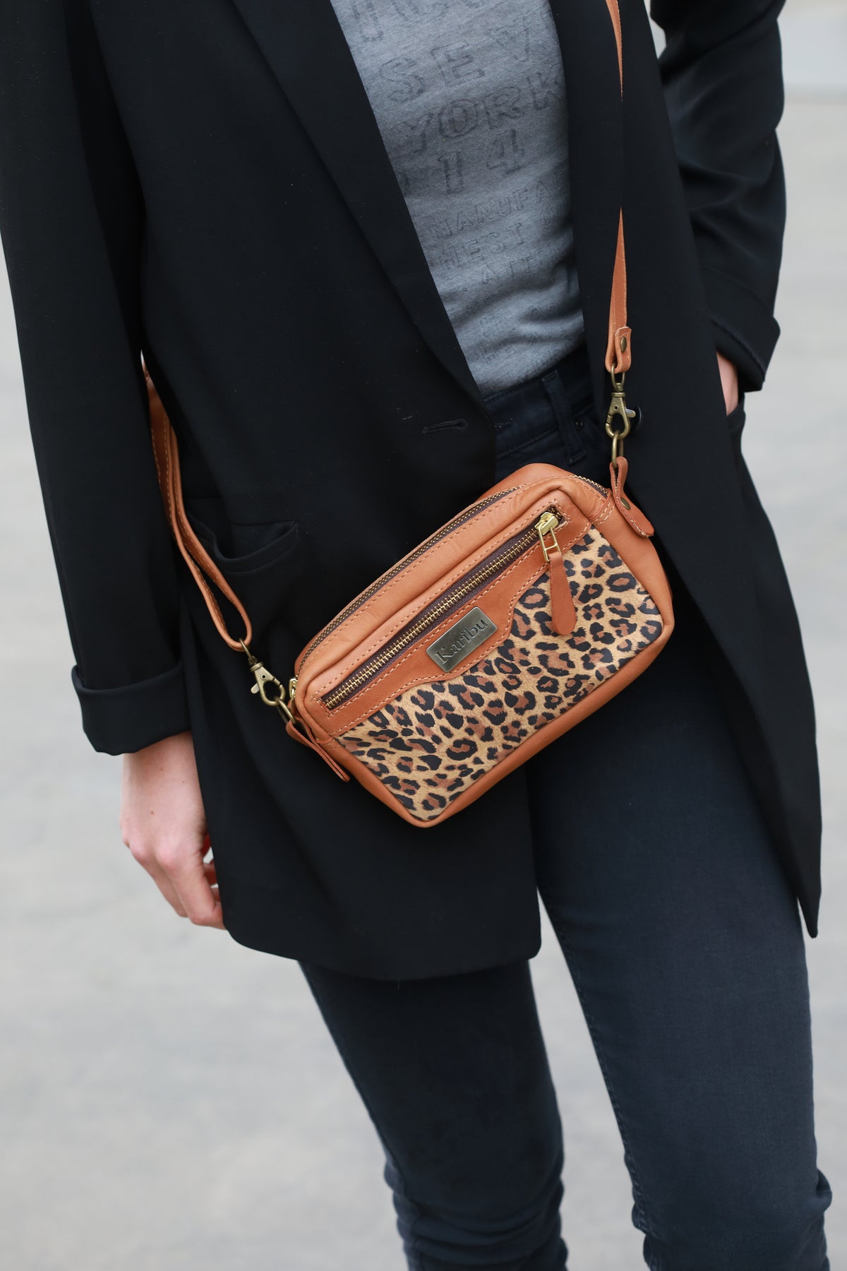 Cartera Agustina Cafe con Animal Print