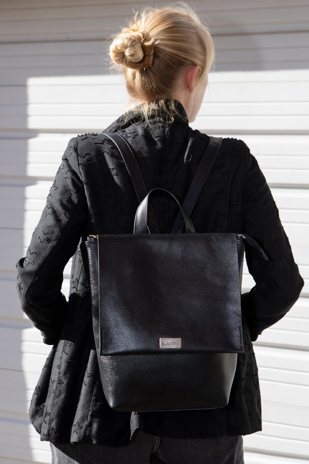 Mochila Valentina Negra de cuero Karibu