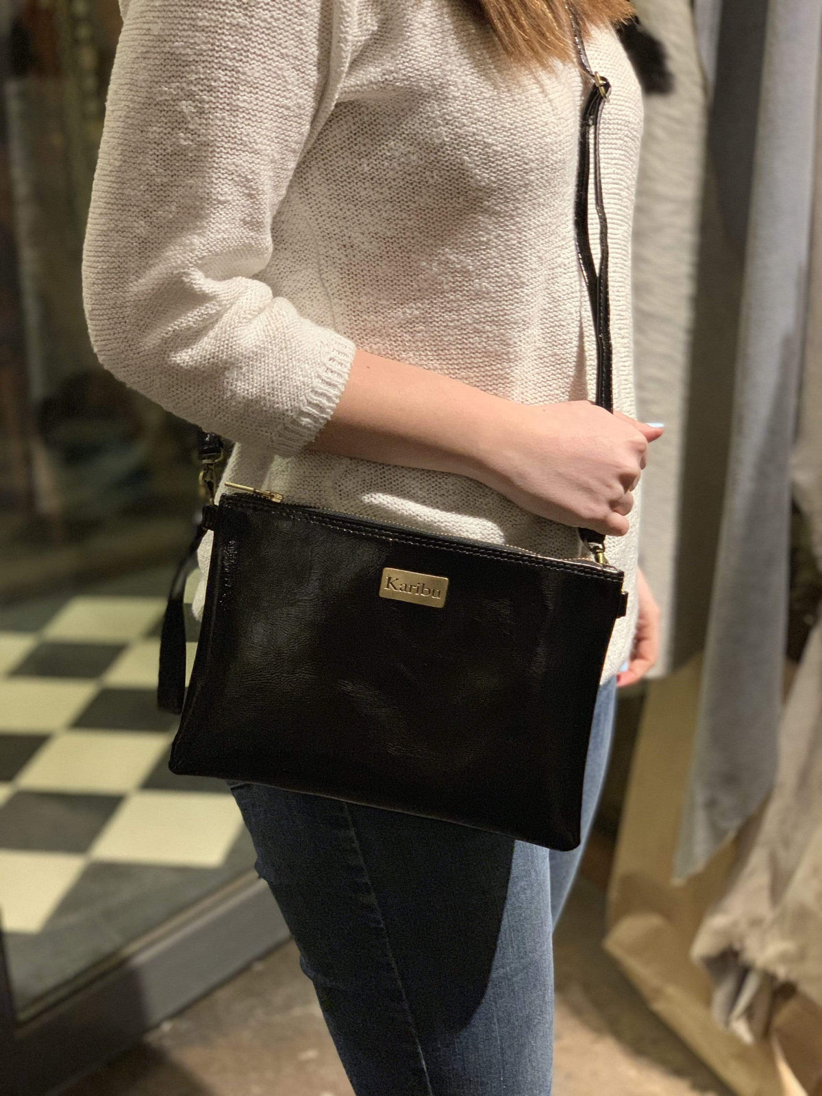 Sobre Fiesta Negro Charol