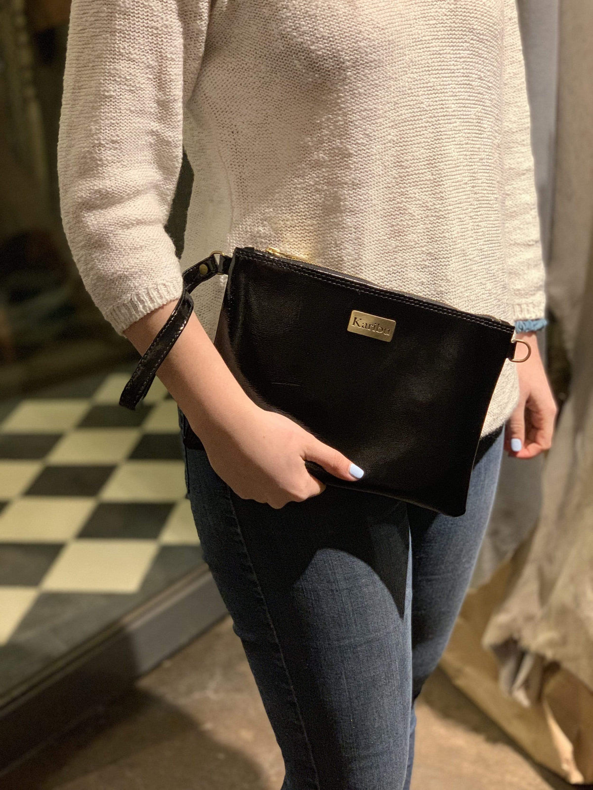 Sobre Fiesta Negro Charol